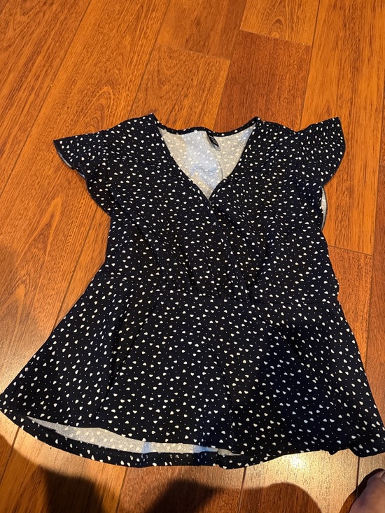 SHEIN Tops - SHEIN Navy Blue Heart Print Flutter Sleeve Blouse